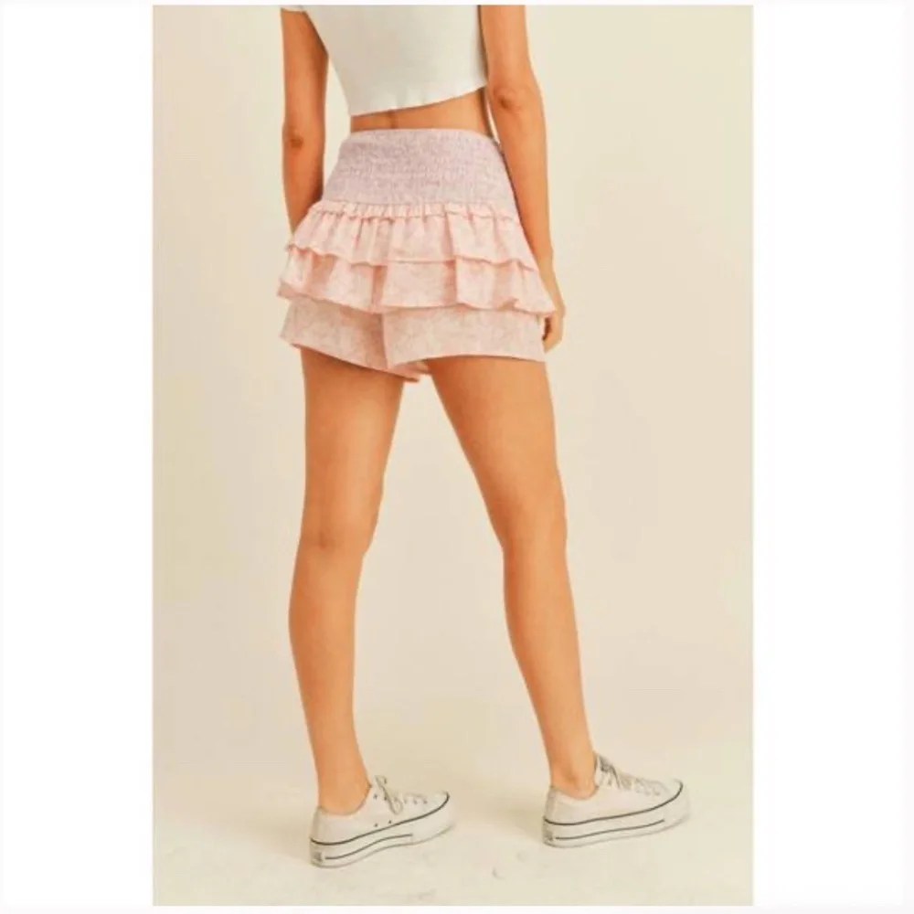 Brand New &Merci High Waist Layered Ruffled Shorts with Flaw Size Large